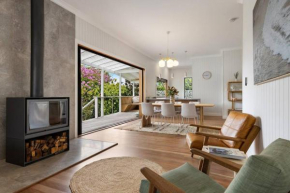 Fuller Holidays - Daisy's Beach House - Burns St Byron Town, Byron Bay